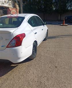 نيسان فيرسا